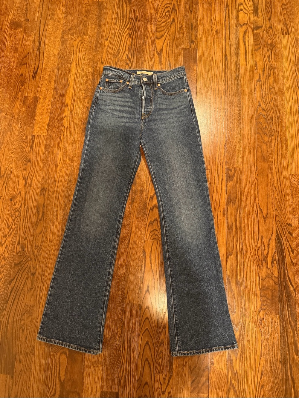 Levi’s wedgie bootcut Jeans in Dark Blue Wash